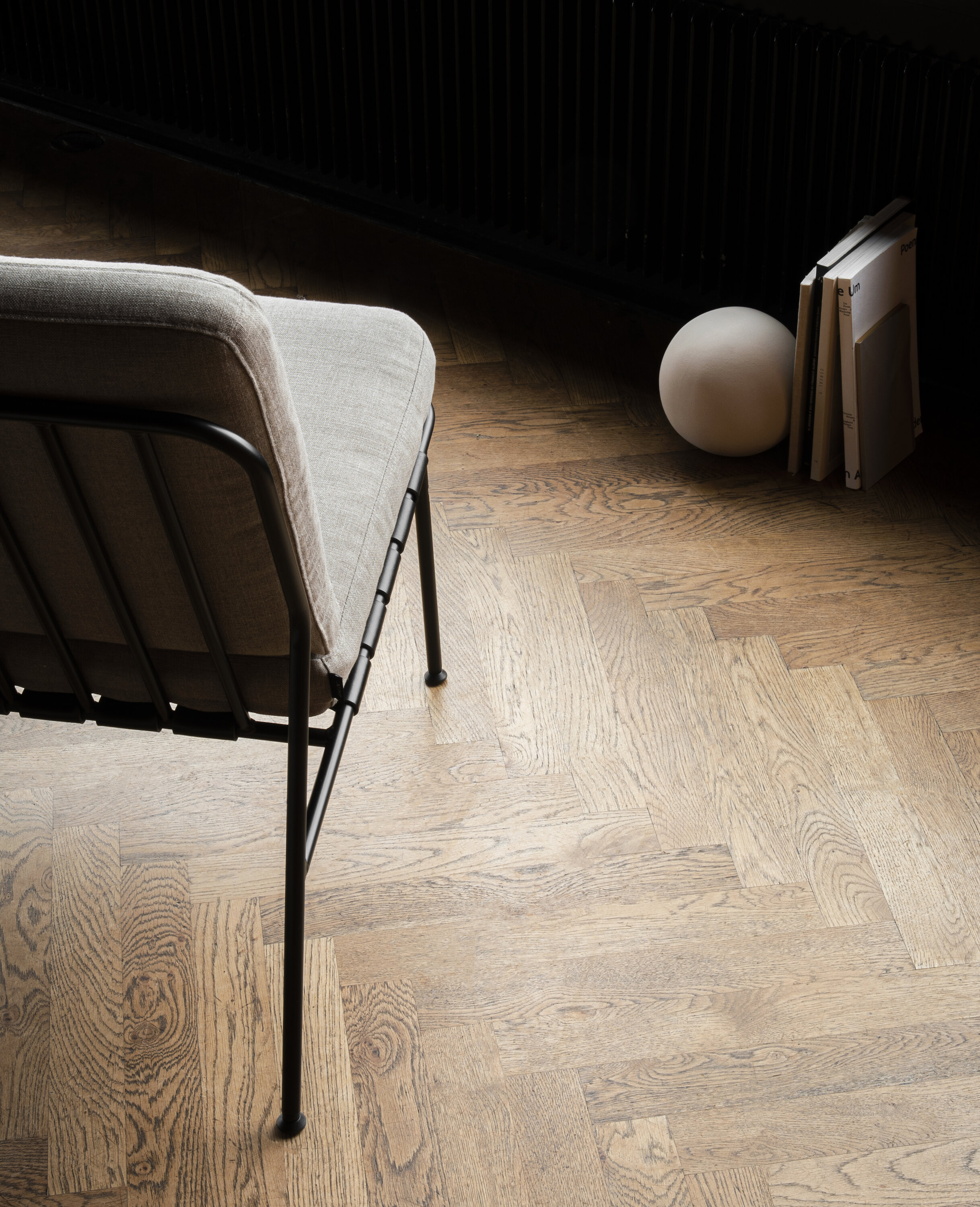 furniture_easy chair_domus_steel-black-cambay 19_PIE_3