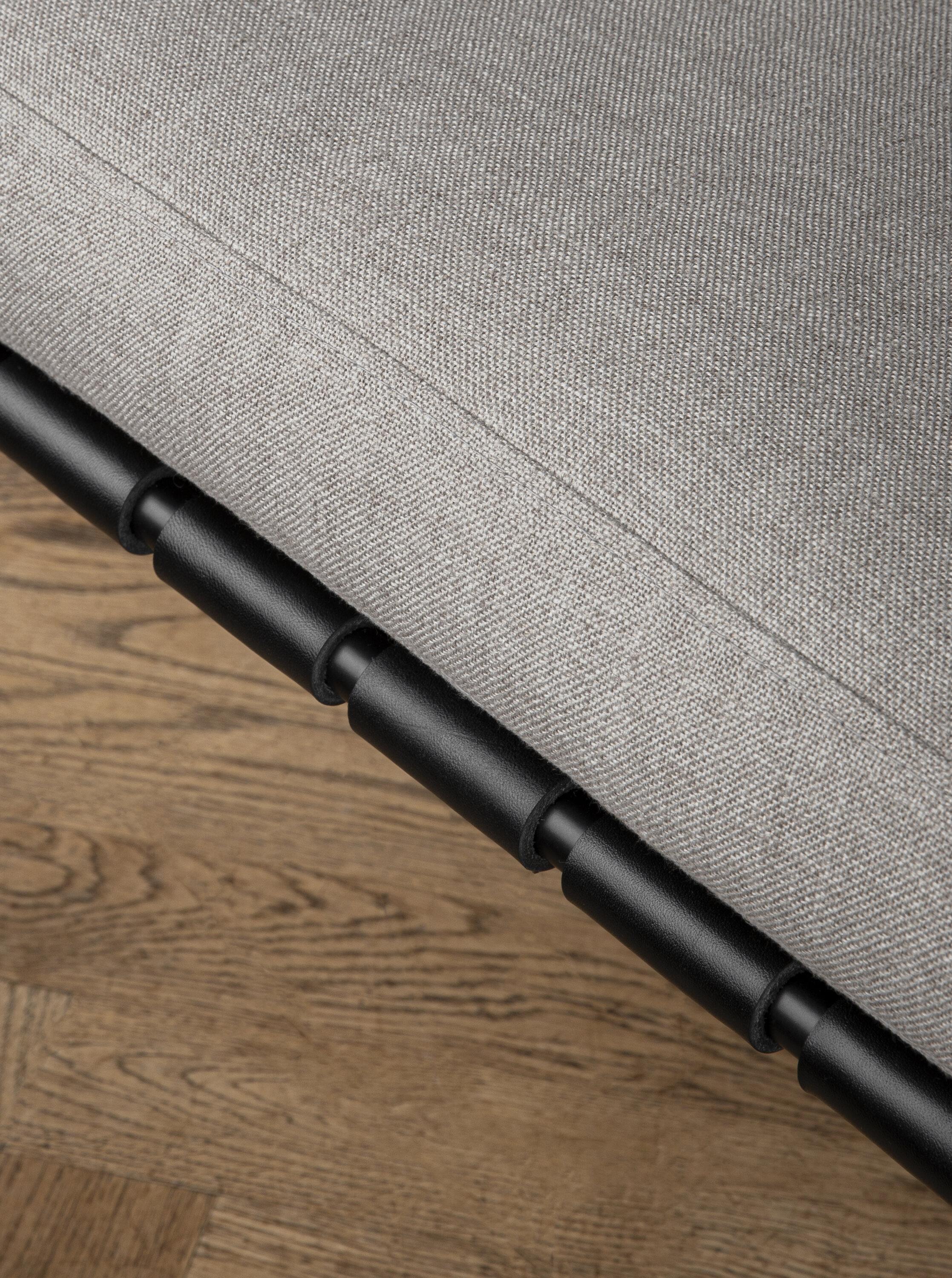 furniture_easy chair_domus _steel-black-cambay 19_PIE_4