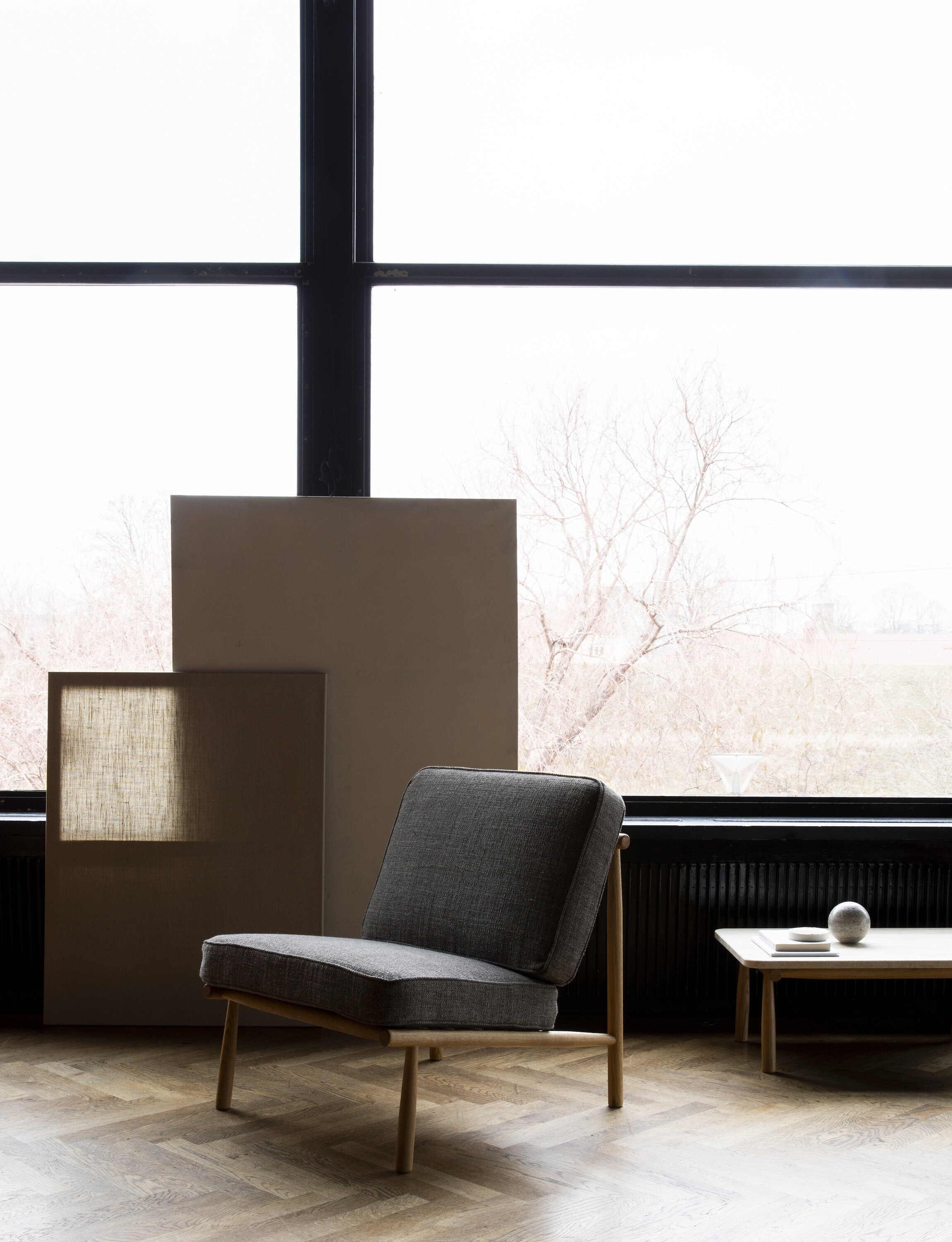 furniture_easy chair_domus_wood-oak-tosca 24 chestnut_PIE_domus table_5